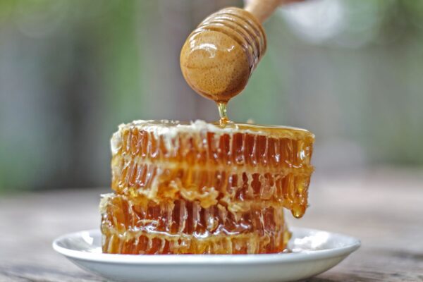 Filled Honeycomb (Small Bee, with packaging)
